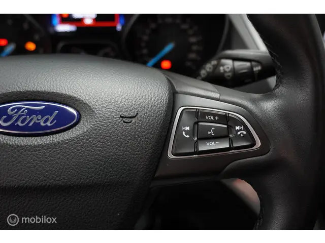 Ford Kuga 1.5 EcoBoost Titanium 2019 Benzine 32