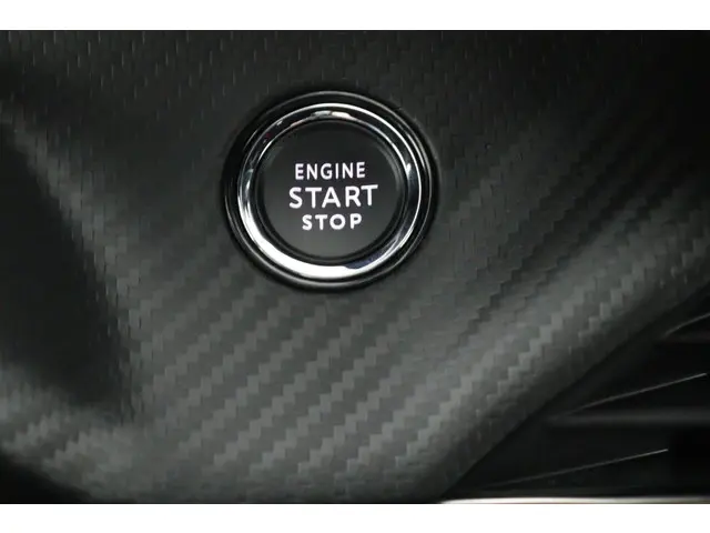 Peugeot 2008 1.2 Hybrid 136 GT 2024 Hybride Benzine 22