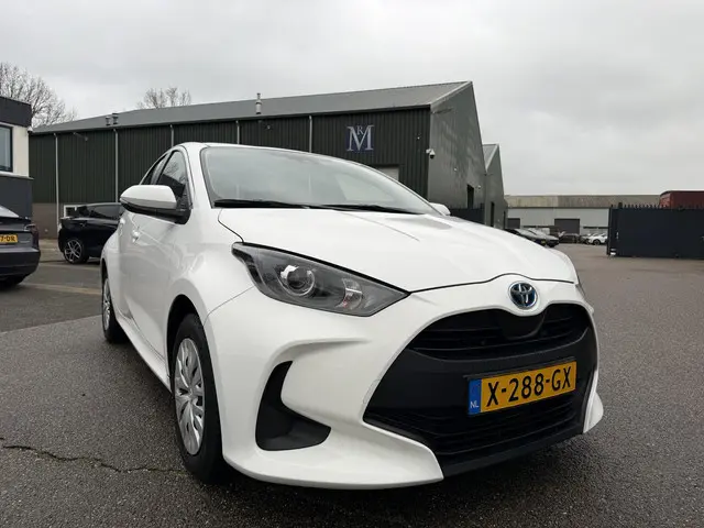 Toyota Yaris 1.5 Hybrid Active 2022 Hybride Benzine 9