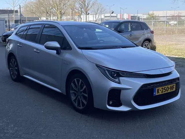 Suzuki Swace 1.8 Hybrid Style 2021 Hybride Benzine 4