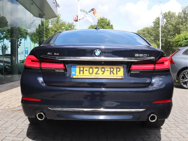 BMW 5 Serie 520i Executive 2018 Benzine 30