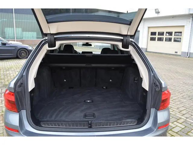 BMW 5 Serie 540i xDrive Touring 340 pk 2017 Benzine 35