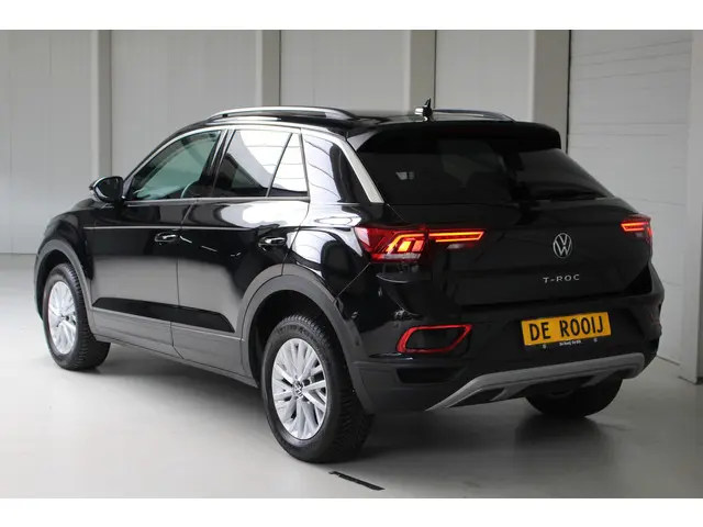 Volkswagen T-Roc 3