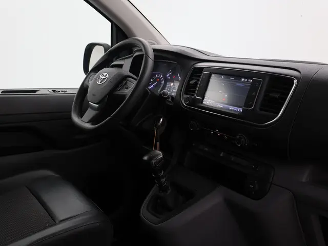 Toyota ProAce Worker 2.0 D-4D NAVIGATOR LONG 2020 Diesel 3