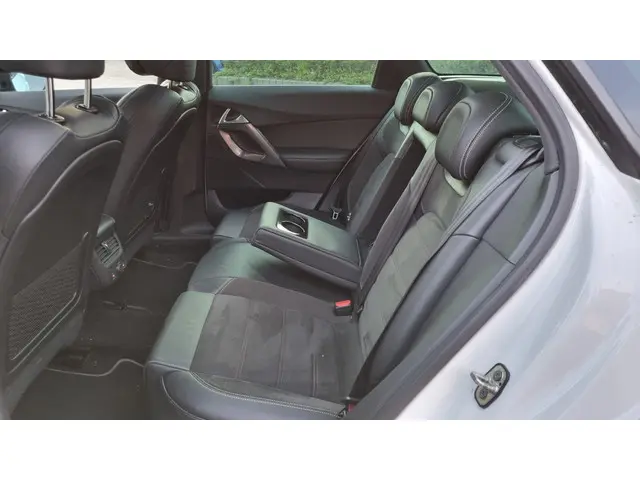 DS DS 5 1.6 THP Performance Line 2018 Benzine 39