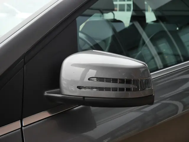 Mercedes-Benz B-Klasse 180 Ambition 2015 Benzine 32