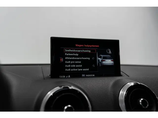 Audi S3 2.0 TFSI S3 quattro Pano B&O Camera 2017 Benzine 36