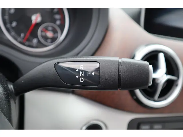 Mercedes-Benz B-Klasse 200 PRESTIGE 2014 Benzine 18