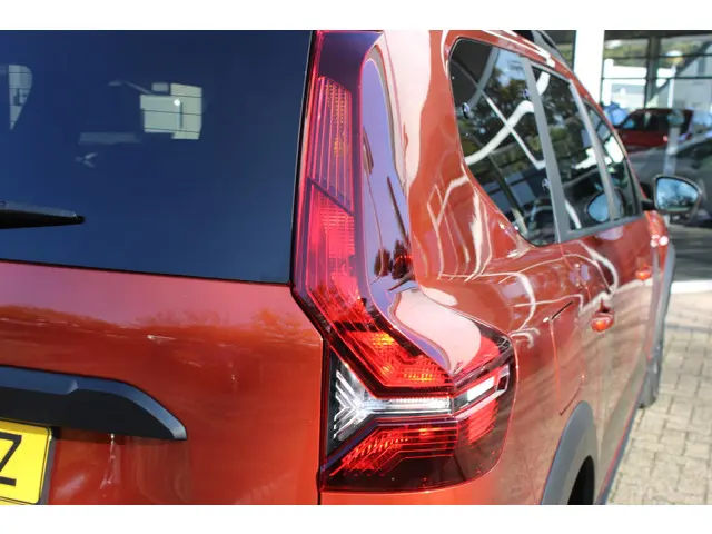 Dacia Jogger 1.0 TCe 110 Extreme 2023 Benzine 31