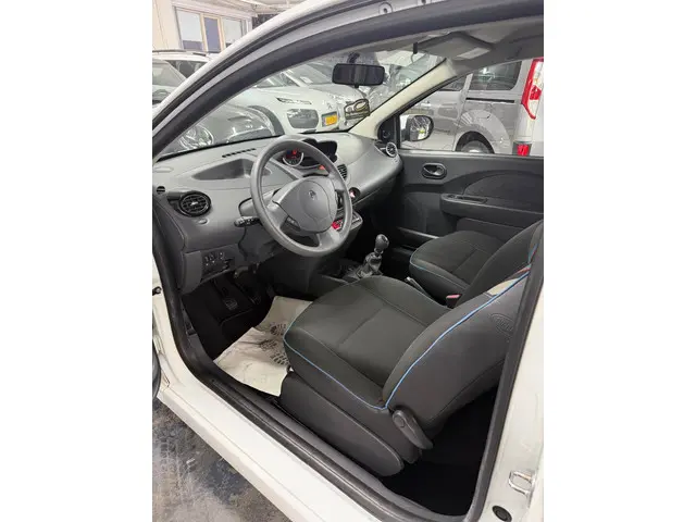 Renault Twingo 1.2 16V Authentique 2012 Benzine 8