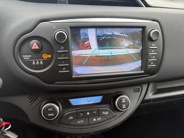 Toyota Yaris 1.5 Hybrid Design 2018 Hybride Benzine 11