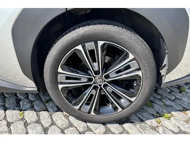Toyota bZ4X Premium 71 kWh 2024 Elektrisch 4