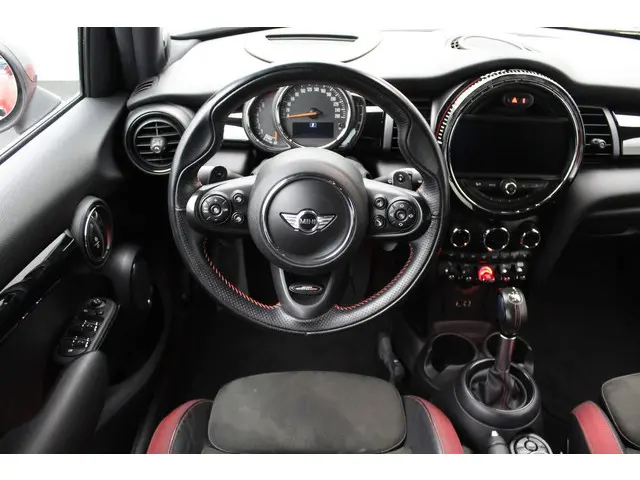 MINI Cooper S Mini 2.0 Chili Serious Business 2017 Benzine 2