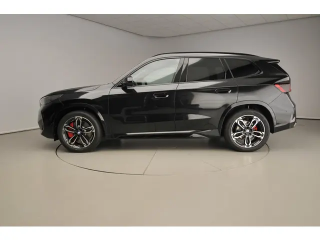 BMW iX1 eDrive20 2025 Elektrisch 2