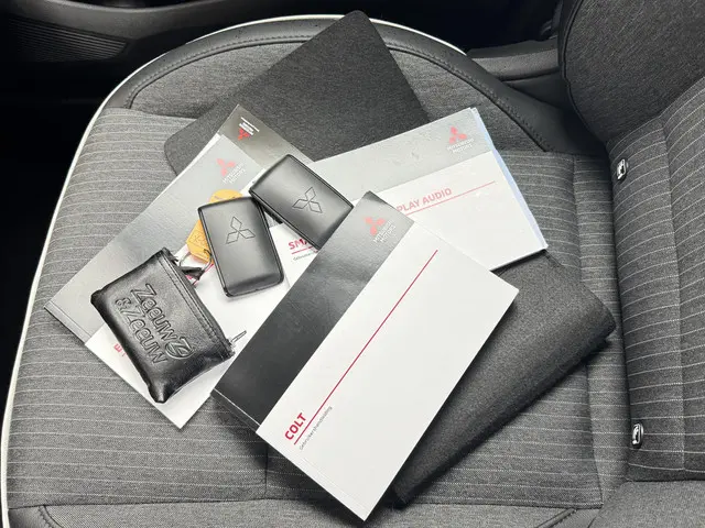 Mitsubishi Colt 1.6 HEV INSTYLE 2024 Hybride Benzine 30