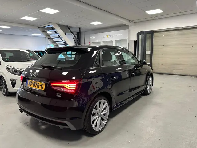 Audi A1 Sportback 1.0 TFSI Adrenalin S-LINE 2017 Benzine 5