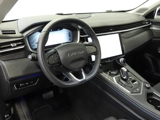 Lynk & Co 01 1.5 PHEV BlackLine 2023 Hybride Benzine 4
