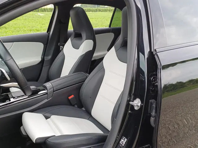 Mercedes-Benz A-Klasse 250 Premium Plus 2022 Benzine 2