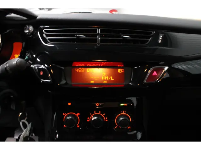 Citroën C3 1.0 PureTech Collection 2015 Benzine 21