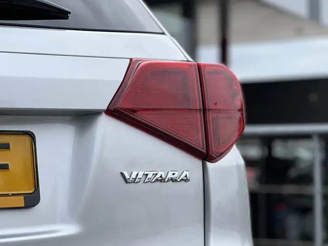 Suzuki Vitara 1.0 Boosterjet Select 2018 Benzine 33