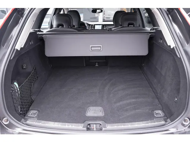Volvo XC60 B5 Plus Dark 2023 Benzine 10