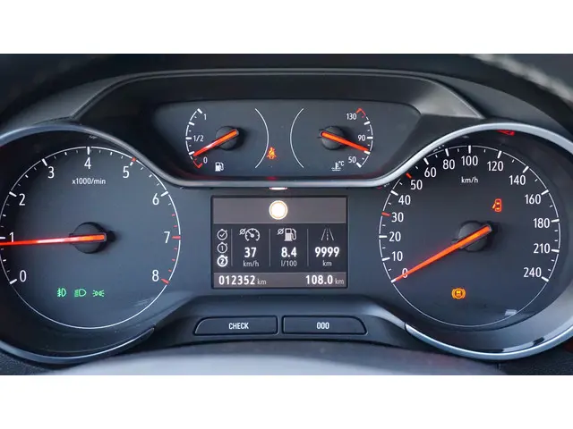 Opel Crossland 1.2 110pk Turbo GS-Line 2023 Benzine 27