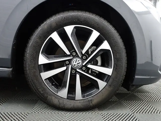 Volkswagen Golf 1.5 TSI Advance- 2022 Benzine 26