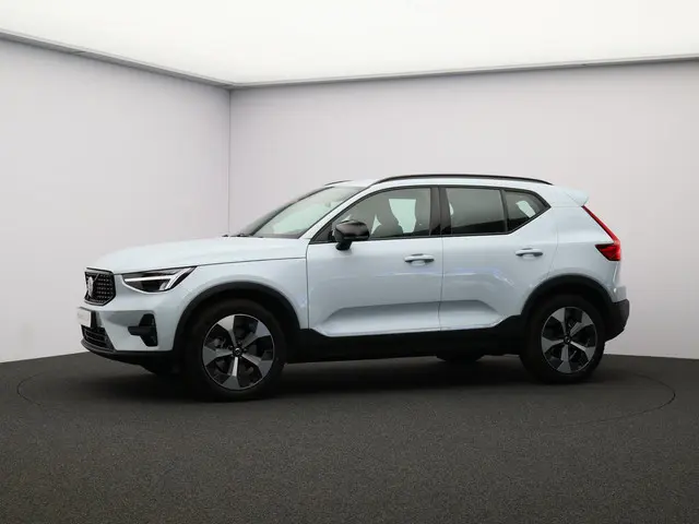 Volvo XC40 2.0 B4 Plus Dark 2025 Benzine 25