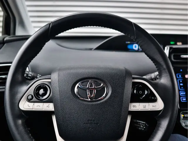 Toyota Prius 1.8 First Edition 2017 Hybride Benzine 13