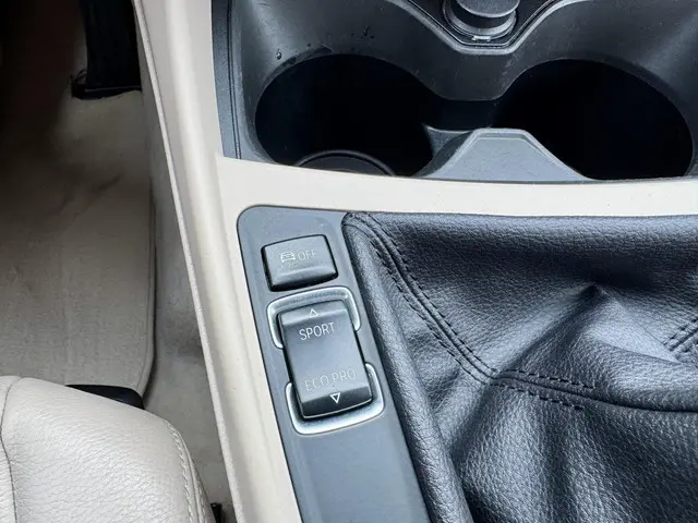 BMW 1 Serie 116i High Executive 2013 Benzine 23