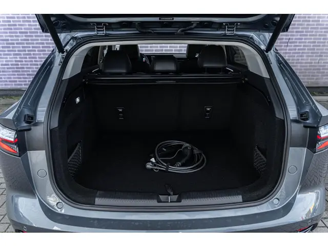 MG HS Plug-in Hybrid 1.5 Luxury 2024 Hybride Benzine 30