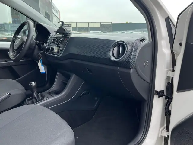 Volkswagen up! 1.0 BMT move up! 2019 Benzine 25