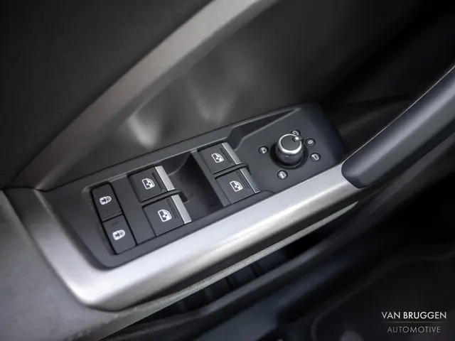 Audi Q3 Sportback 35 TFSI S-Line 2021 Benzine 37