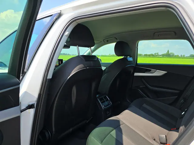 Audi A4 Avant 35 TFSI Pro Line 2019 Hybride Benzine 29