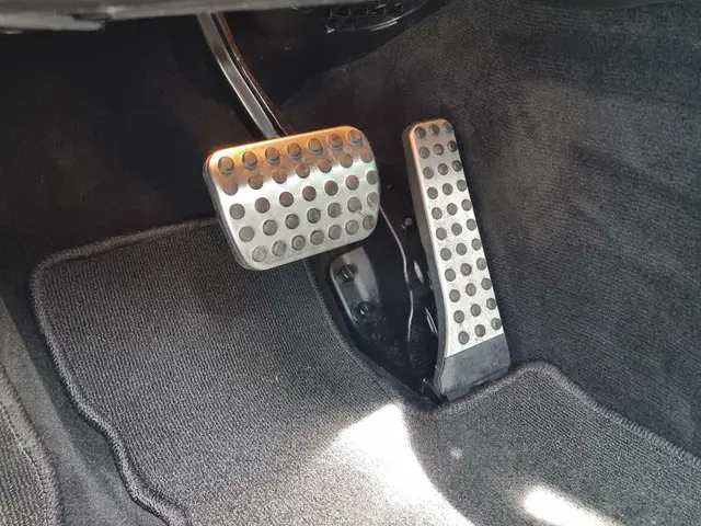 Mercedes-Benz GLC 250 4MATIC Prestige 2018 Benzine 28