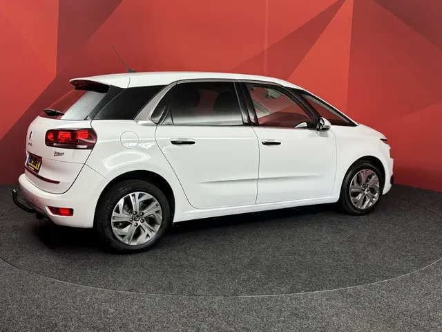 Citroën C4 Picasso 1.6 e-THP Exclusive 2016 Benzine 19