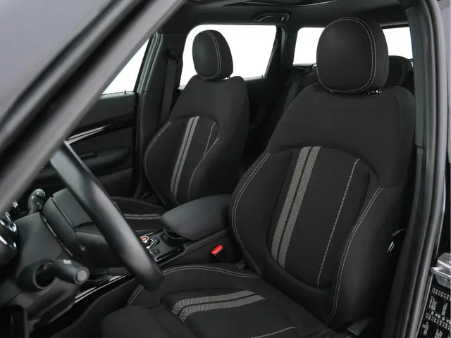 MINI Clubman Mini 1.5 Cooper Business 2015 Benzine 24