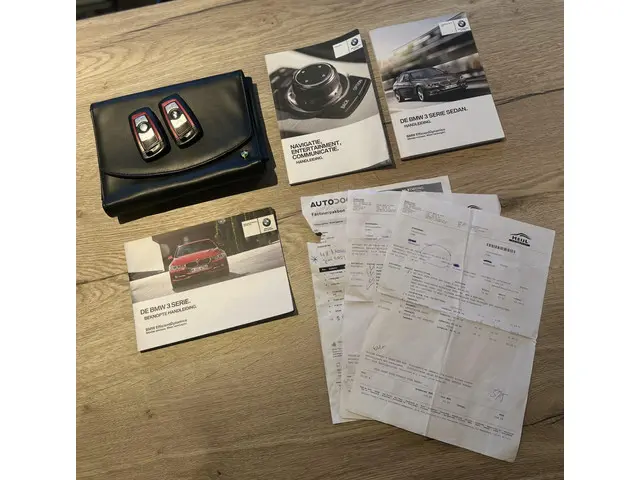 BMW 3 Serie 320i Business 2013 Benzine 24