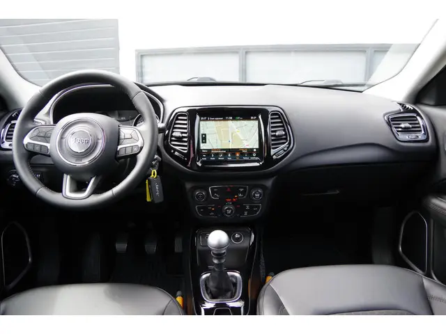 Jeep Compass 1.4 MultiAir Night Eagle 2019 Benzine 25