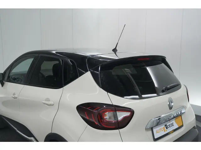 Renault Captur TCe 120 EDC Initiale Paris 2017 Benzine 25