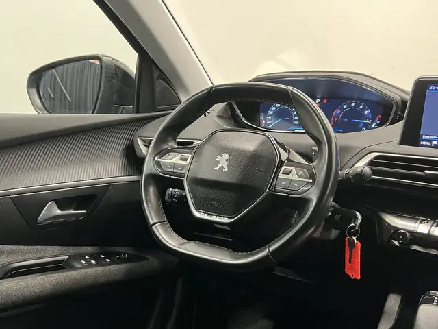Peugeot 3008 1.2 PureTech Active 2018 Benzine 31