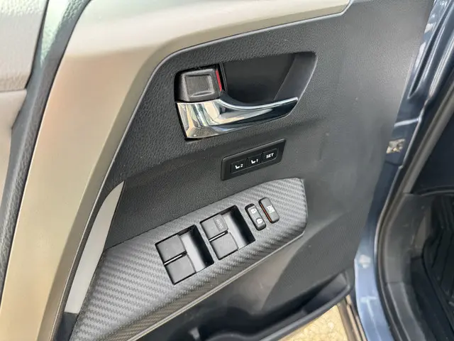 Toyota RAV4 2.5 Limited 4WD Automaat 2013 Benzine 26