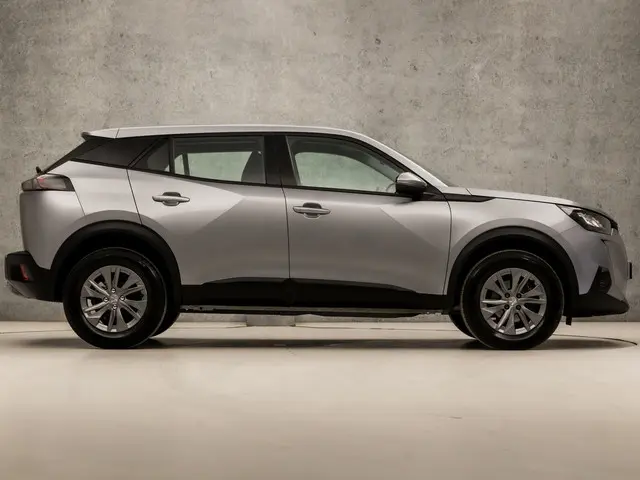 Peugeot 2008 1.2 PureTech Sport 2021 Benzine 4