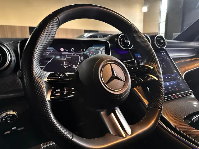 Mercedes-Benz GLC 200 4MATIC AMG Line 2023 Benzine 11