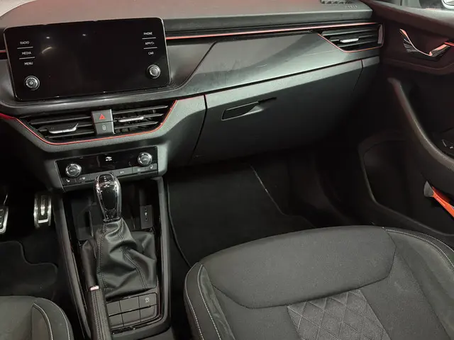 Škoda Scala 1.0 TSI Sport Business 2023 Benzine 36