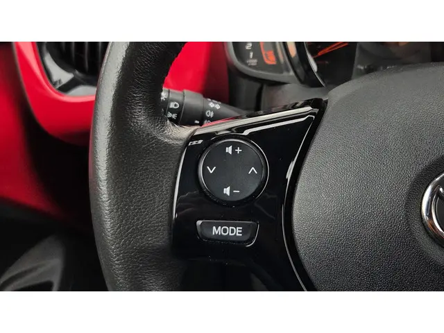 Toyota Aygo 1.0 VVT-i x-wave 2015 Benzine 14