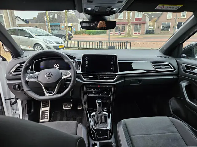 Volkswagen T-Roc 1.5 TSI R-Line Edition 2025 Benzine 14