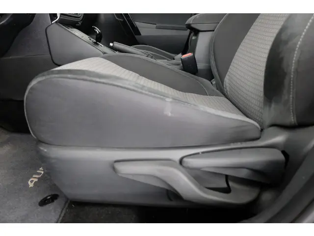 Toyota Auris 1.8 Hybrid Energy Plus 2018 Hybride Benzine 25