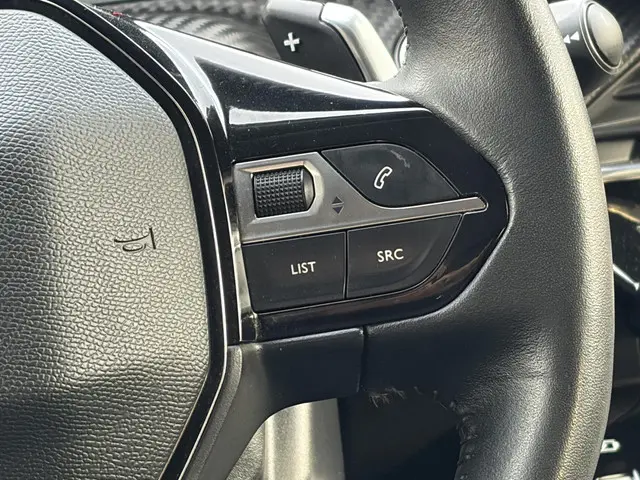 Peugeot 2008 1.2 PureTech Allure Pack 2021 Benzine 36