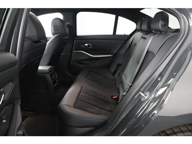 BMW 3 Serie 320e 2024 Hybride Benzine 14